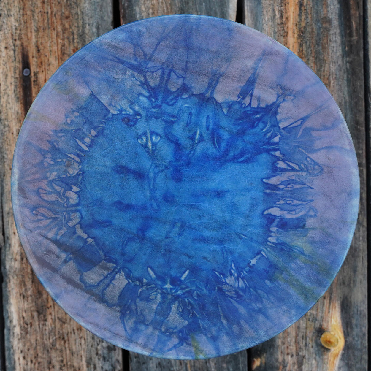 playing-shamandrum-soittaa-samaanirumpua-2150-1 Shamaanirumpu Käenpojat 2150 - Image 1