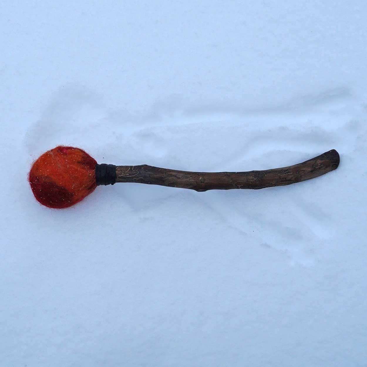 puukapula-wooden-drum-mallet-rumpukapula-shamaanirummulle-2609 Rumpukapula - luonnonpuuta ja villaa 2609 - Image 1