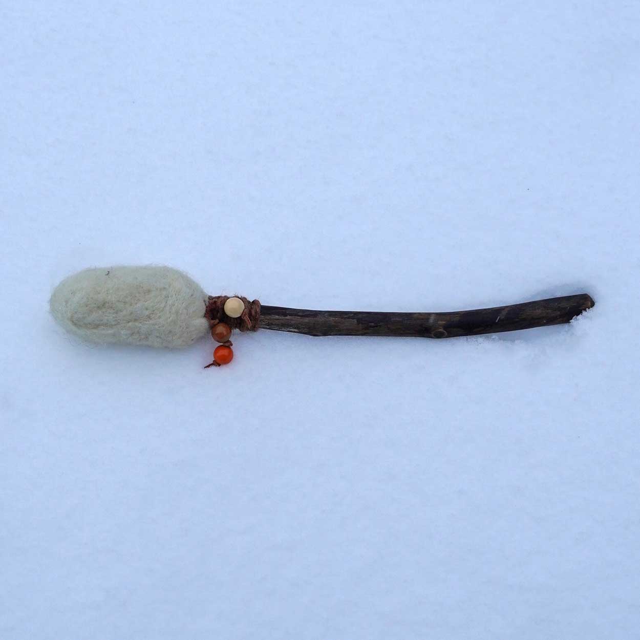 shamaanikapula-shamanic-drum-mallet-2602-3 Rumpukapula - luonnonpuuta ja villaa 2602 - Image 1